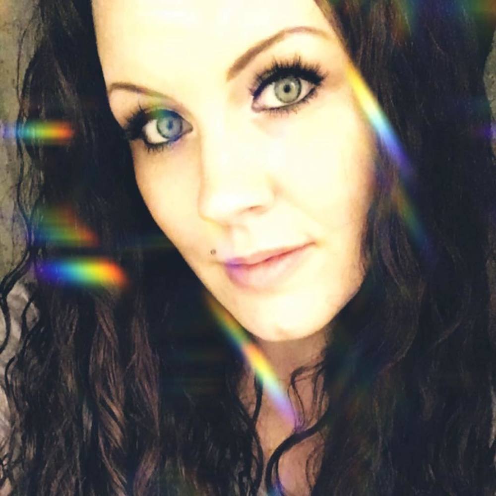 Meet your Posher, April